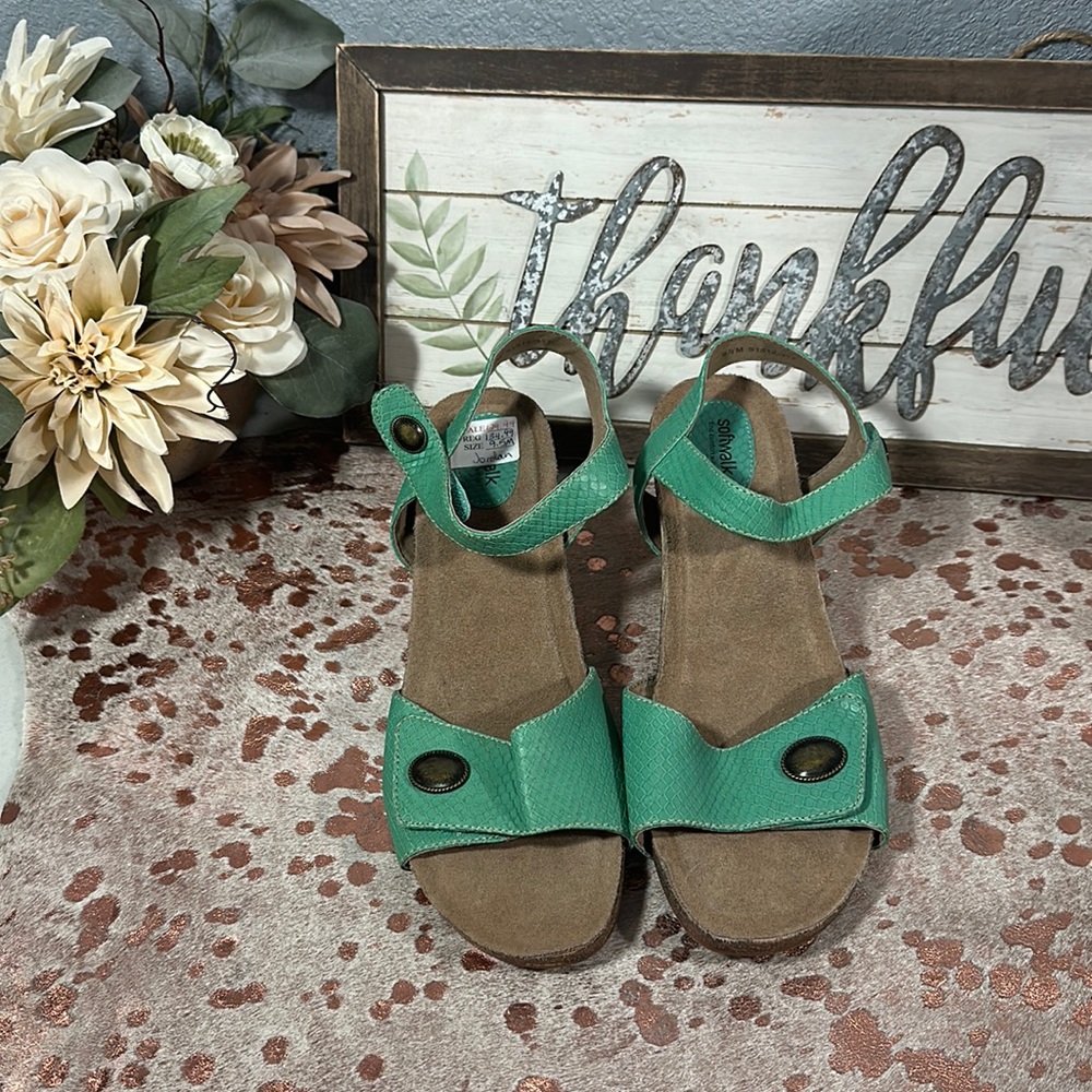 NWT Softwalk wedge heel sandals